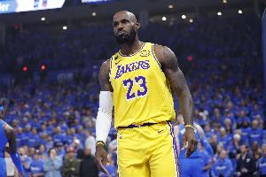 Windhorst：詹姆斯愿意拿底薪打球 任何球队都有机会得到他